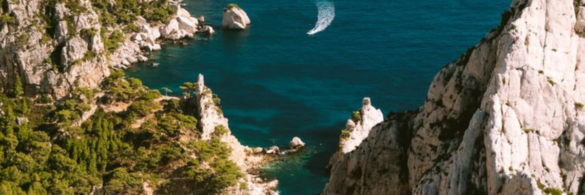 Just Jump Article Banner - Living in France as an Expat 20 Essential Things You Should Know