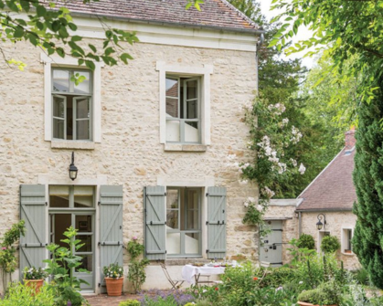Just Jump Blog Banner - Is it better to rent or buy in France