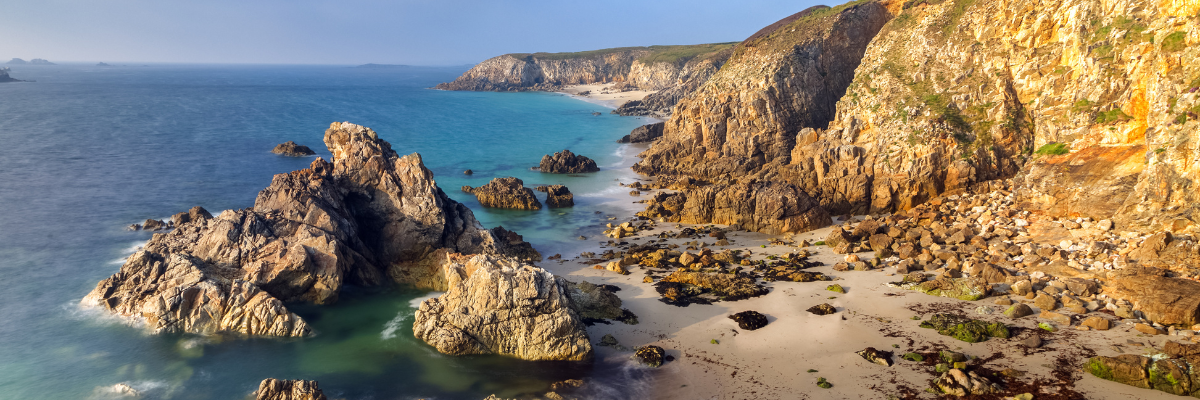 Just Jump Article Banner - Where do most Americans live in France