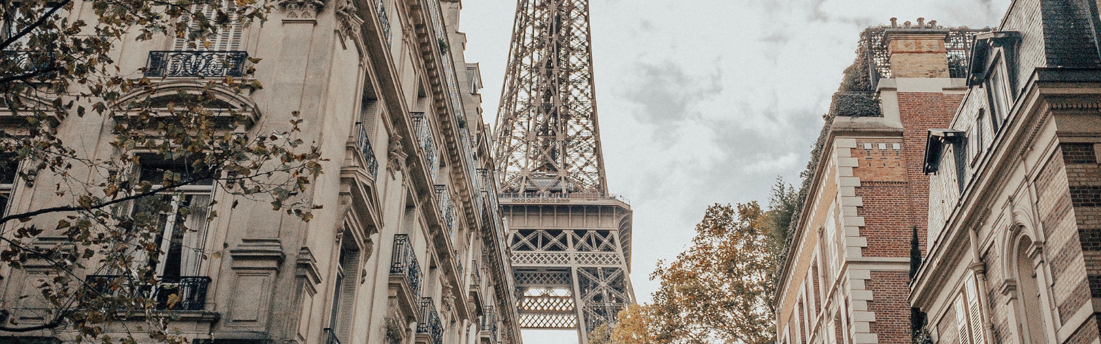 Just Jump Article Banner - Guide to Renting a Flat in Paris
