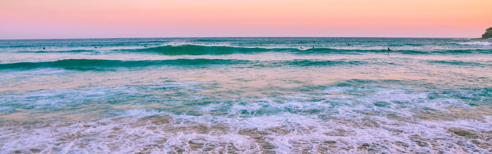 Just Jump Article Banner - 8 Ways to Make a New Country Feel Like Home A Guide for Expats