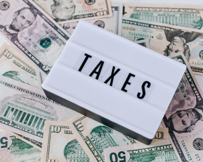Just Jump Blog Banner - What Taxes Do Expats Pay in France