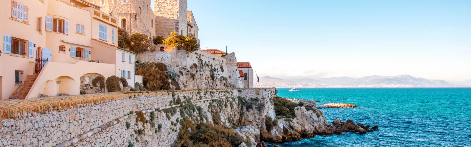 Just Jump Article Banner - 4 Tax Traps to Avoid for American Expats in France