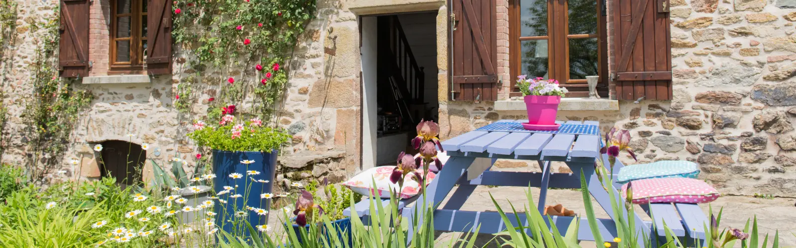 Just Jump Article Banner - What is the Taxe Foncière in France