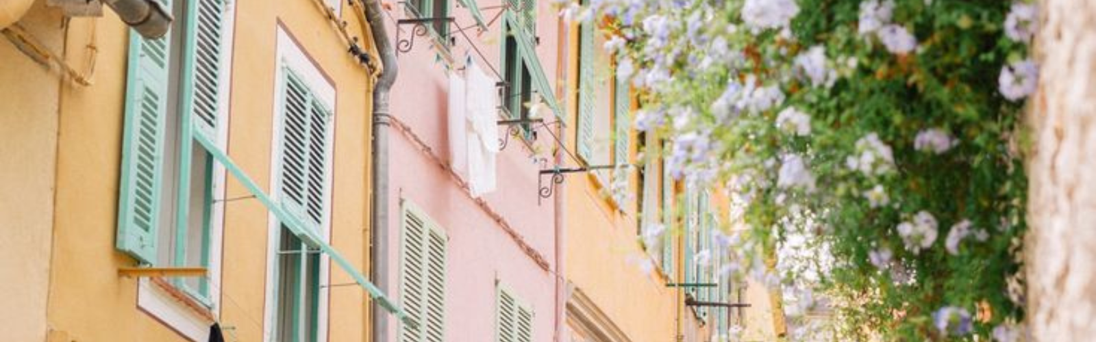 Just Jump Article Banner - Avoiding Common Currency Exchange Pitfalls When Buying Property in France