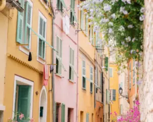 Just Jump Blog Banner - Avoiding Common Currency Exchange Pitfalls When Buying Property in France