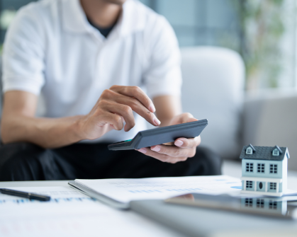 How Much Should You Budget for Monthly Bills as an Expat in France