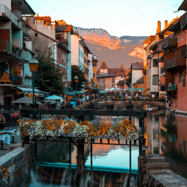 Where do most American expats live in France - ANNECY