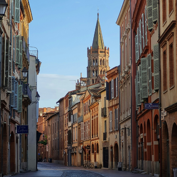 Where do most American expats live in France - TOULOUSE