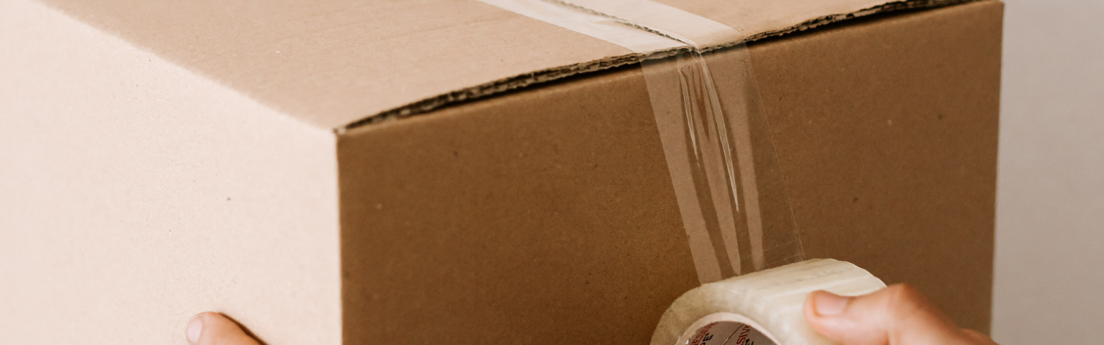 How Expats Handle Shipping and Storage When Moving to France
